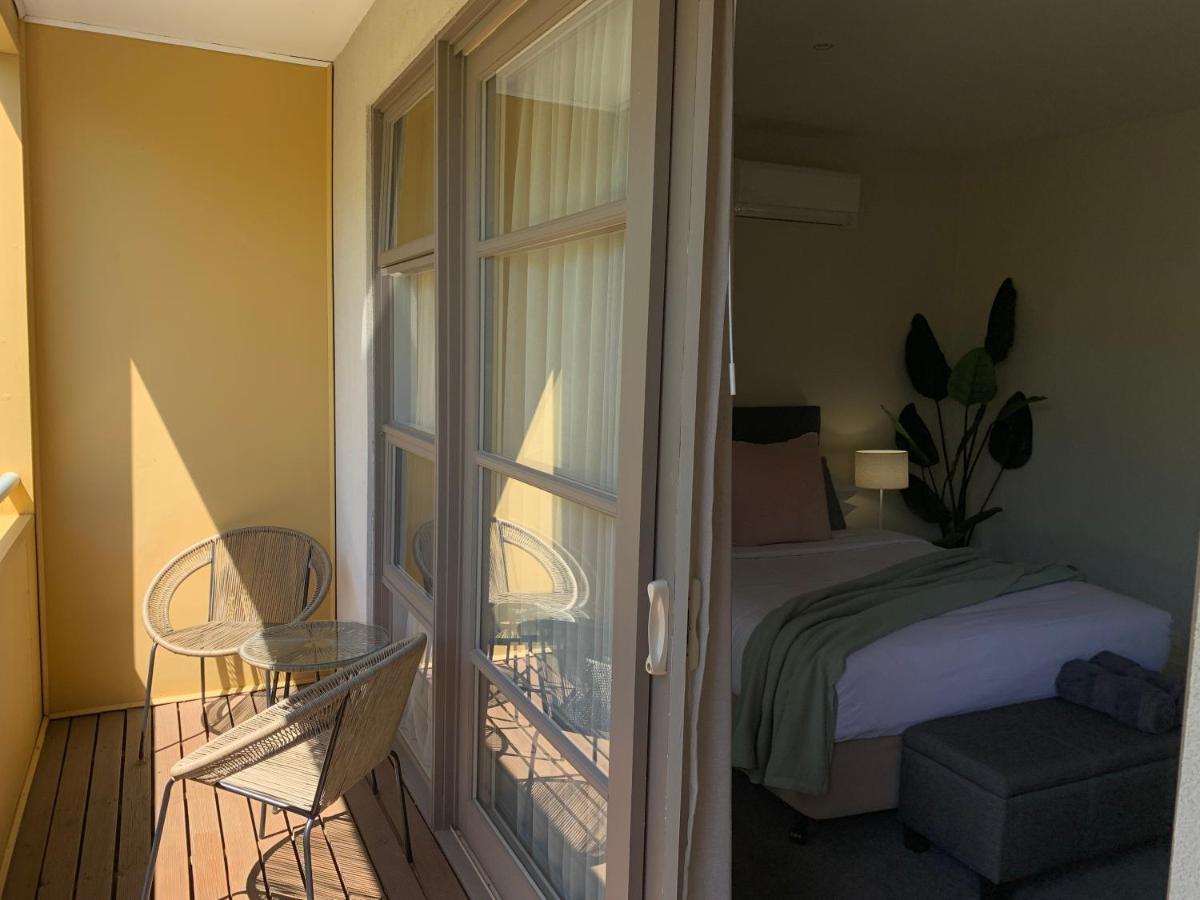 Lakeside Serviced Apartment *